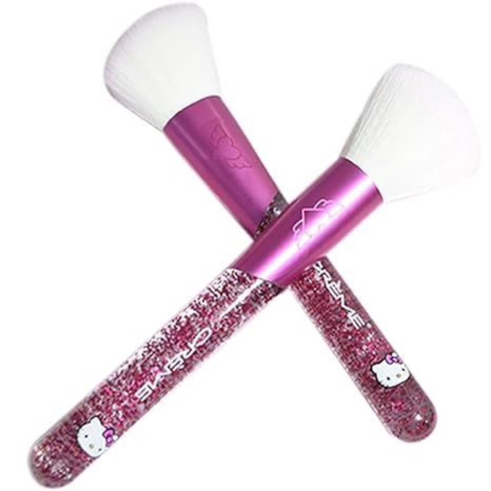 The Crème Shop x Hello Kitty Luv Wave Brush Set - Picture 3 of 8